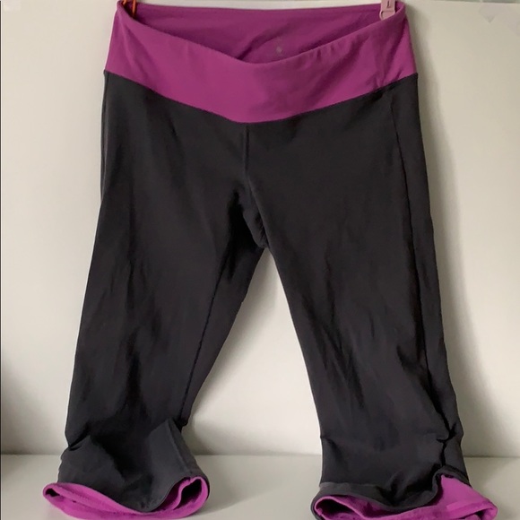 🚴🏻♀️Athleta Capri Leggins🚴🏻♀️ - Picture 2 of 6
